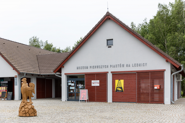 Muzeum Pierwszych Piastów na Lednicy, fot. PAP/Paweł Jaskółka
