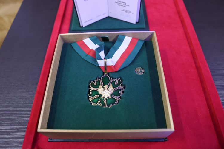 Złoty Medal Gloria Artis, fot. PAP/Marian Zubrzycki