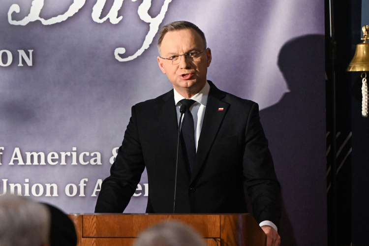 Chicago, USA, 03.03.2025. Prezydent RP Andrzej Duda przemawia podczas obchodów Dnia Kazimierza Pułaskiego w Muzeum Polskim w Chicago. Fot. PAP/Radek Pietruszka