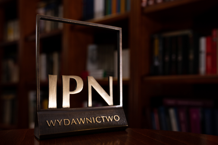 Statuetka nagrody Wydawnictwa IPN