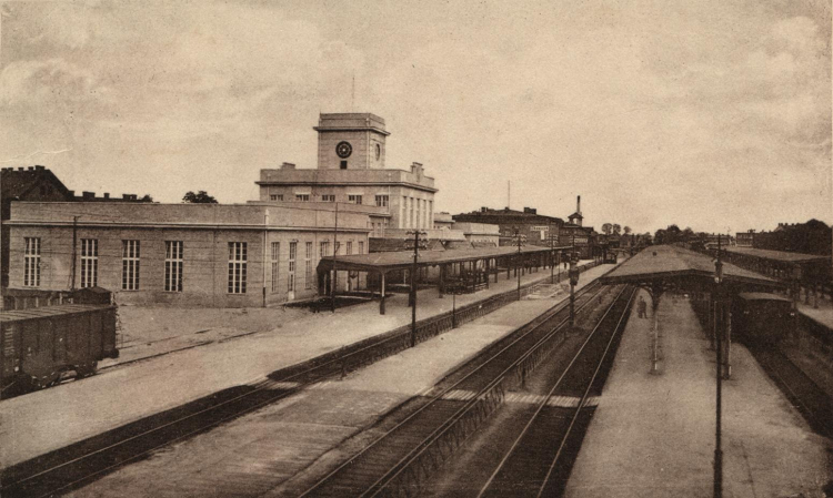 Dworzec w Zbąszynie w 1930 r. Fot. Wikipedia/Blompl