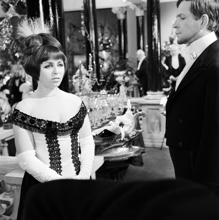 Realizacja filmu "Lalka" w reżyserii Wojciecha Hasa. Nz. Kalina Jędrusik, 1967 r. PAP/Eugeniusz Wołoszczuk