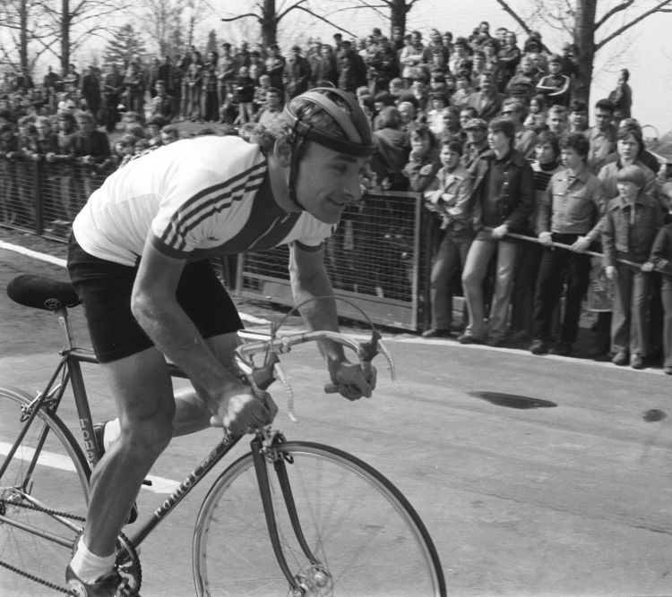 Czesław Lang na Kolarskich Mistrzostwach Polski w Piasecznie k/ Warszawy w 1979 r. PAP/CAF-Maciej Kłoś