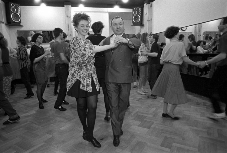 Krzysztof Polański (właściciel szkoły od 1975 r.) na zdjęciu z 1992 r. Fot. PAP/Longin Wawrynkiewicz