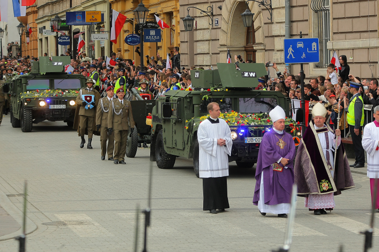 Kraków, 18 kwietnia 2010, pogrzeb prezydenta Lecha Kaczyńskiego, który zginął w katastrofie smoleńskiej, fot. PAP/Archiwum Leszczyński
