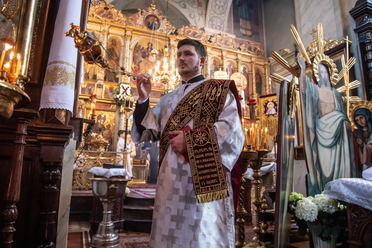 Msza paschalna w lubelskiej prawosławnej katedrze Przemienienia Pańskiego w Niedzielę Wielkanocną, fot. PAP/Wojtek Jargiło