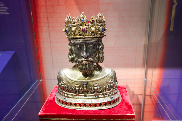 1025. Narodziny królestwa. Wystawa w Muzeum Historii Polski z okazji tysiąclecia koronacji królewskiej Bolesława Chrobrego i Mieszka II Lamberta, fot. PAP/Albert Zawada