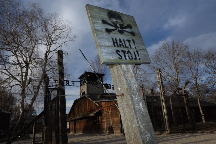 Teren byłego niemieckiego obozu nazistowskiego Auschwitz w Oświęcimiu, obecnie muzeum Auschwitz. PAP/Leszek Szymański