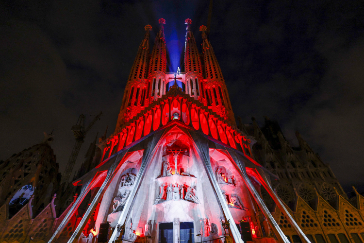 Bazylika Sagrada Familia w Barcelonie. PAP/EPA/Quique Garcia