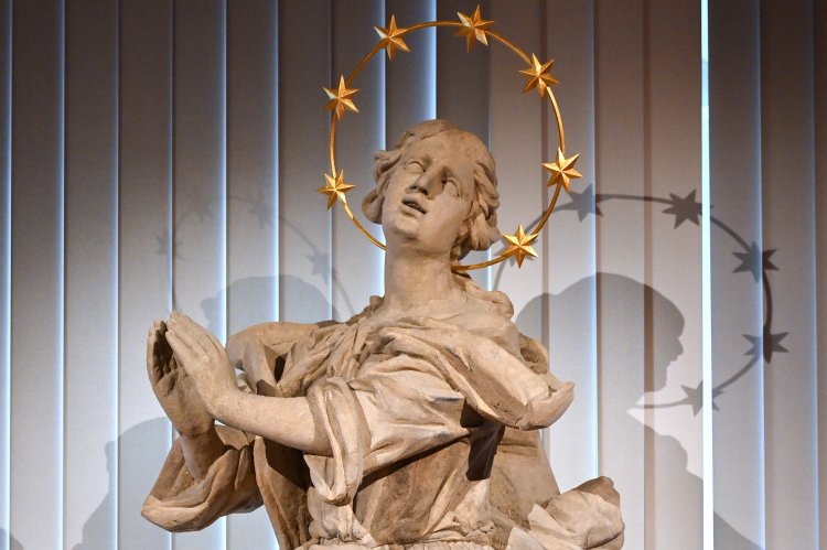 XVII-wieczna rzeźba pochodząca z najstarszej kolumny maryjnej w mieście w siedzibie Muzeum Narodowego we Wrocławiu. PAP/Maciej Kulczyński