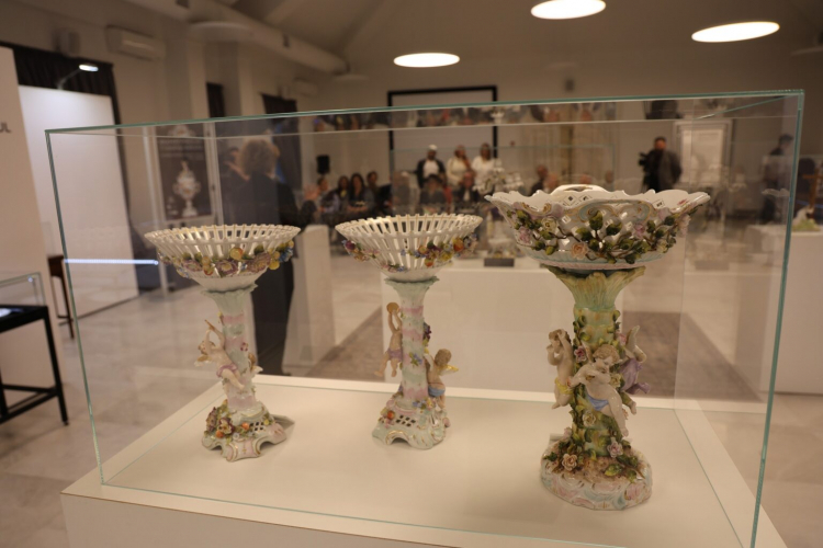Kruchość porcelany – z muzealnego skarbca KUL, wystawa w Muzeum w Lewkowie, fot. Muzeum w Lewkowie