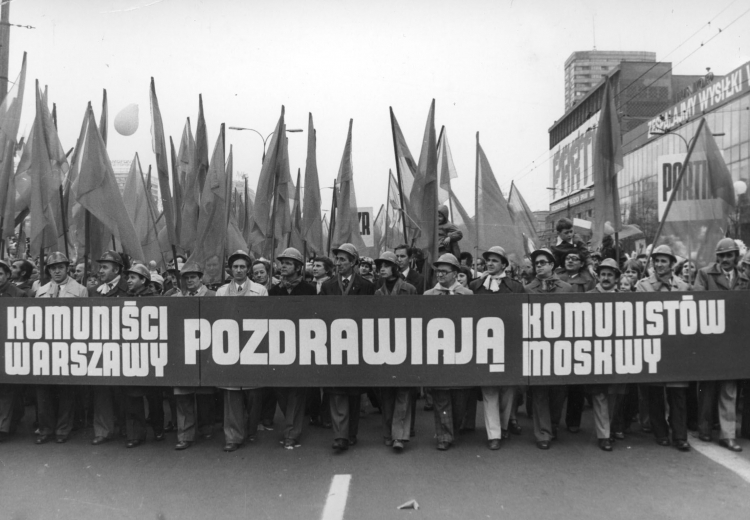 1 maja 1978 r. Pochód w Warszawie. Fot. PAP/Zbigniew Matuszewski