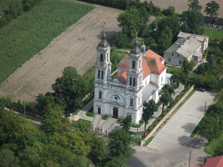 Kościół w Szymanowie /Źródło: Wikipedia/ Lj1983