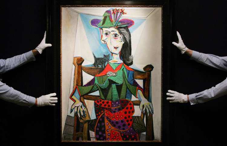 Obraz Pabla Picassa zatytułowany "Dora Maar au Chat", w Sotheby's w Londynie. PAP/EPA/Geoff Caddick