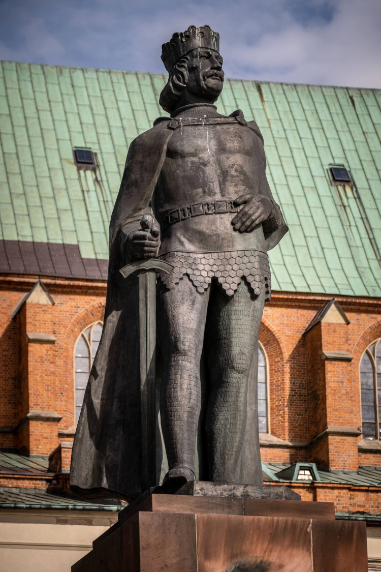 Pomnik Bolesława Chrobrego w Gnieźnie. PAP/Archiwum Kalbar