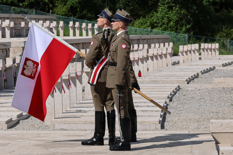 Uroczystości na Polskim Cmentarzu Wojennym pod Monte Cassino. PAP/Albert Zawada