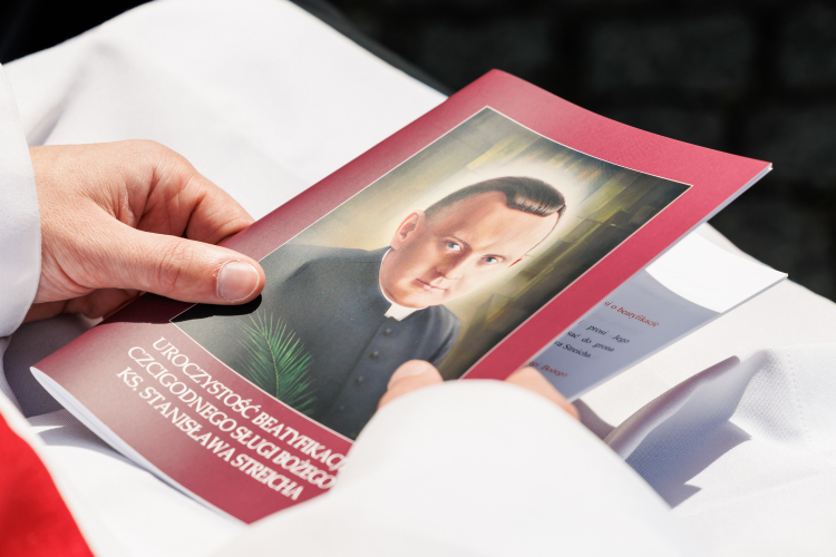 Msza święta beatyfikacyjna ks. Stanisława Streicha, na placu katedralnym na Ostrowie Tumskim w Poznaniu. PAP/Marek Zakrzewski