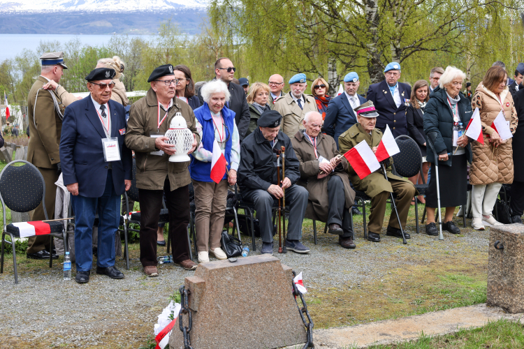 Obchody 85. rocznicy bitwy o Narwik, fot. PAP/Albert Zawada