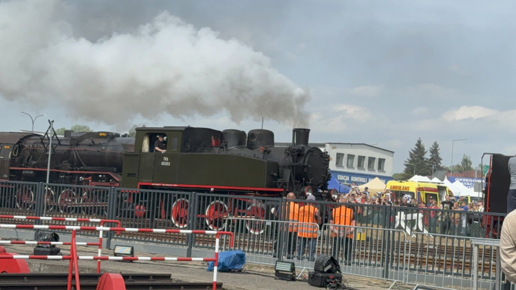Parada parowozów w Wolsztynie, fot. PAP/Rafał Pogrzebny