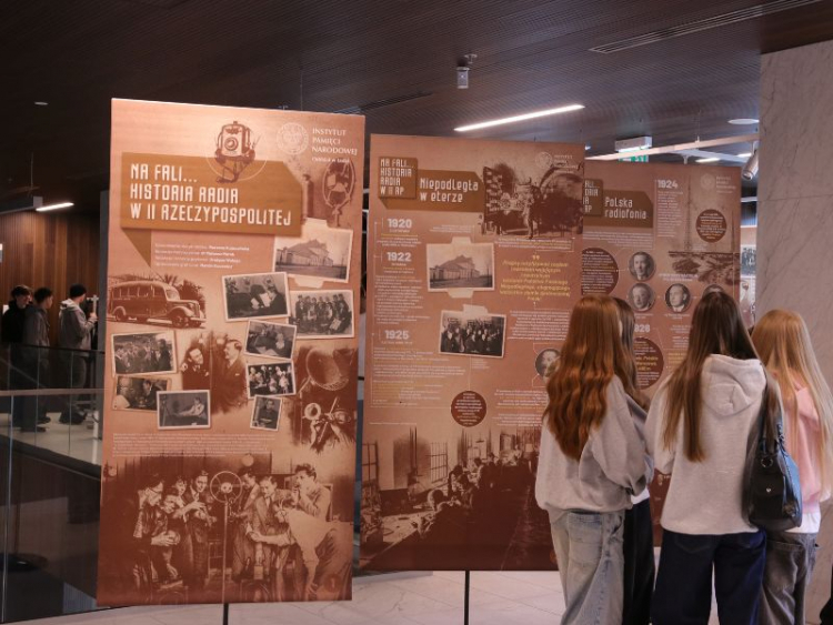 „Na fali… Historia radia w II Rzeczypospolitej”, wystawa w Centralnym Przystanku Historia IPN w Warszawie, fot. IPN