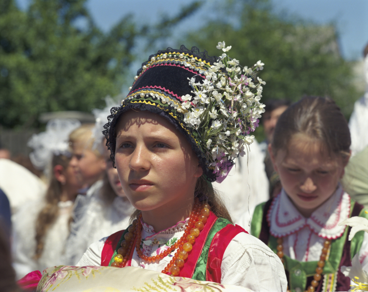 Uroczystość Najświętszego Ciała i Krwi Pańskiej (Boże Ciało) w Myszyńcu 10 czerwca 1993 r. Fot. PAP/Jan Morek