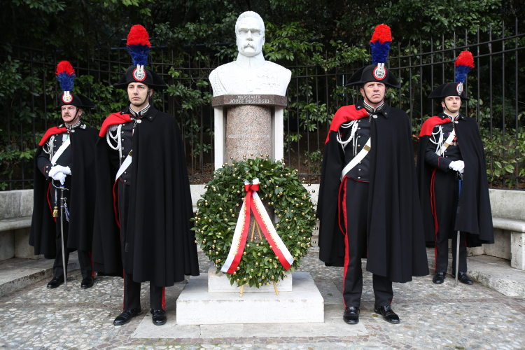 Pomnik Józefa Piłsudskiego w Rzymie. Fot. PAP/Leszek Szymański