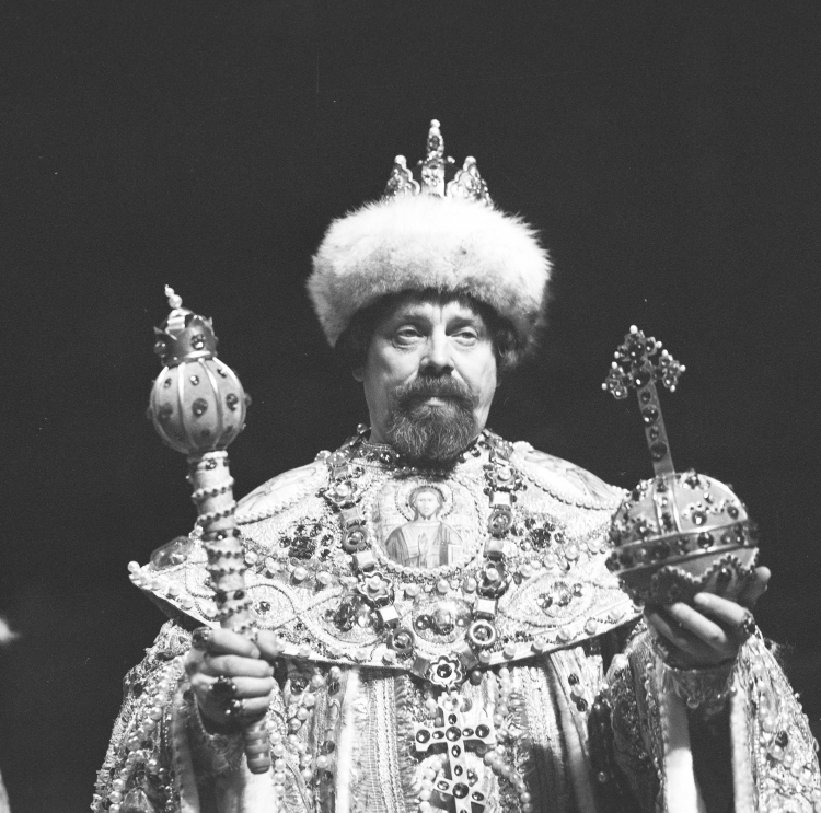 Bernard Ładysz w operze "Borys Godunow" 1964 r. Fot. PAP/Marek Langda