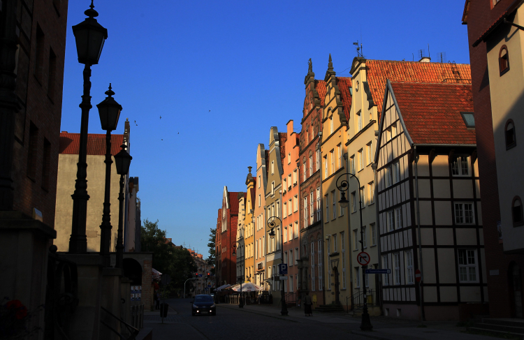 Elbląg, Ul. Świętego Ducha. Fot. PAP/Tomasz Waszczuk
