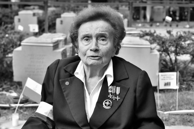 Halina Jędrzejewska ps. Sławka podczas uroczystości na terenie kwater powstańczych na Cmentarzu Wojskowym na Powązkach w Warszawie, 2021 r. PAP/Andrzej Lange