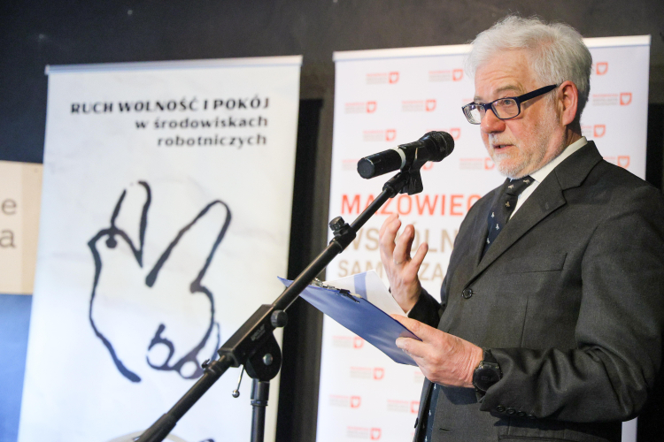 Jeden z założycieli Ruchu Wolność i Pokój Jacek Czaputowicz przemawia podczas konferencji z okazji 40. rocznicy powstania Ruchu Wolność i Pokój. Fot. PAP/Rafał Guz