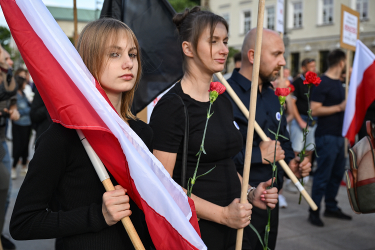 Uczestnicy Marszu Pamięci Ofiar Rzezi Wołyńskiej w Lublinie. Fot. PAP/Wojtek Jargiło
