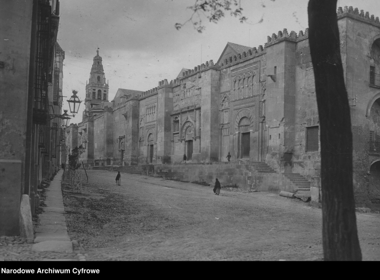 Katedra Mezquita w Kordobie, 1942 r. /NAC
