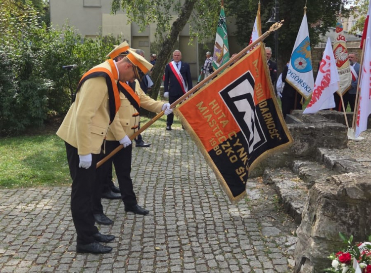 Jak co roku rocznicowe uroczystości odbyły się przy kościele Piotra i Pawła w Tarnowskich Górach. Fot. Facebook/Tarnowskie Góry Srebrne Miasto