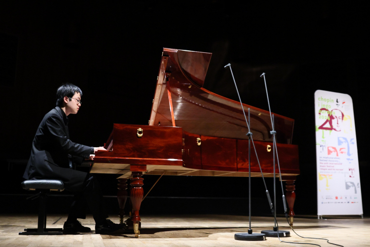 Występ kanadyjskiego pianisty Erica Guo w Studiu Koncertowym Polskiego Radia im. Witolda Lutosławskiego w Warszawie w ramach 20. Międzynarodowego Festiwalu Muzycznego „Chopin i jego Europa” w 2024 r. PAP/Leszek Szymański