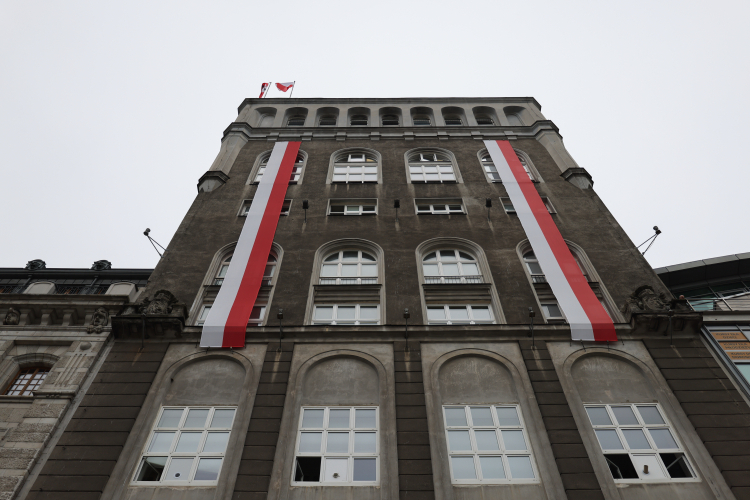 Gmach "PAST-y" w Warszawie - uroczystości 80. rocznicy odbicia z rąk niemieckich okupantów, gmachu Polskiej Akcyjnej Spółki Telefonicznej – PAST-y, 2024 r. PAP/Albert Zawada