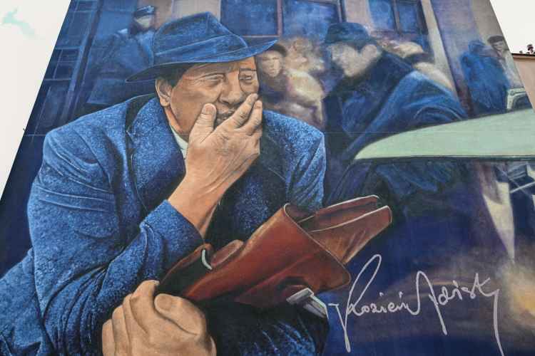 Mural w Rzeszowie z podobizną aktora Zdzisława Kozienia. Fot. PAP/Darek Delmanowicz