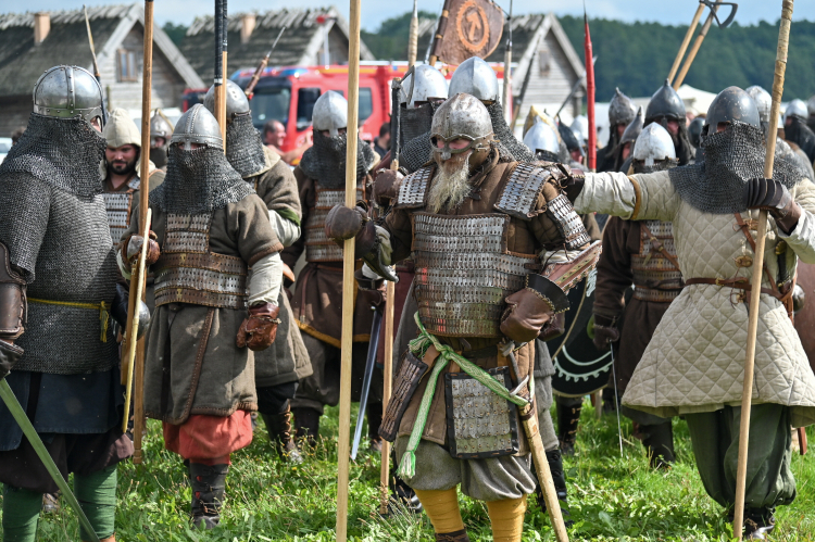 XXX Międzynarodowy Festiwal Słowian i Wikingów na wyspie Wolin (woj. zachodniopomorskie), Fot. PAP/Marcin Bielecki 