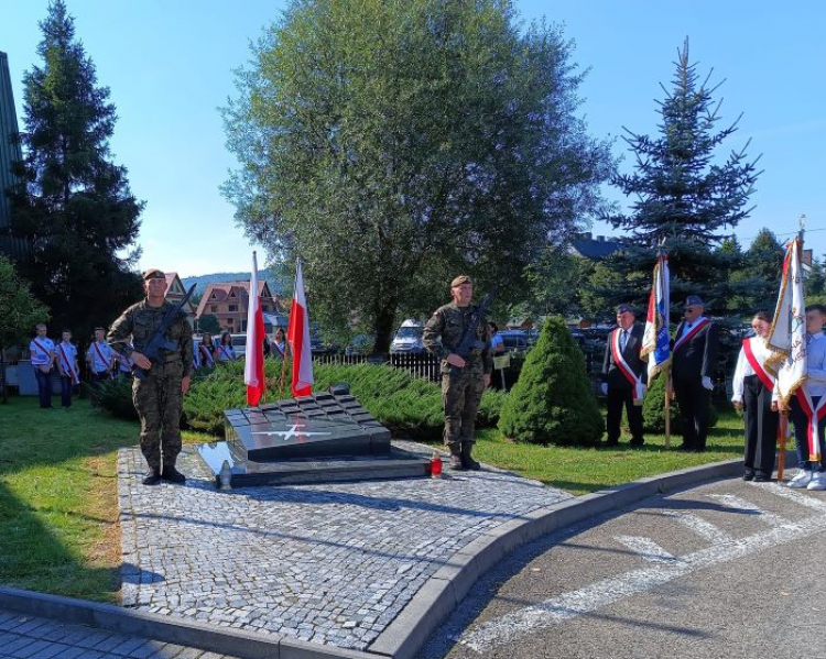 Pomnik poświęcony amerykańskim lotnikom w Jeleśni. Fot. UG Jeleśnia