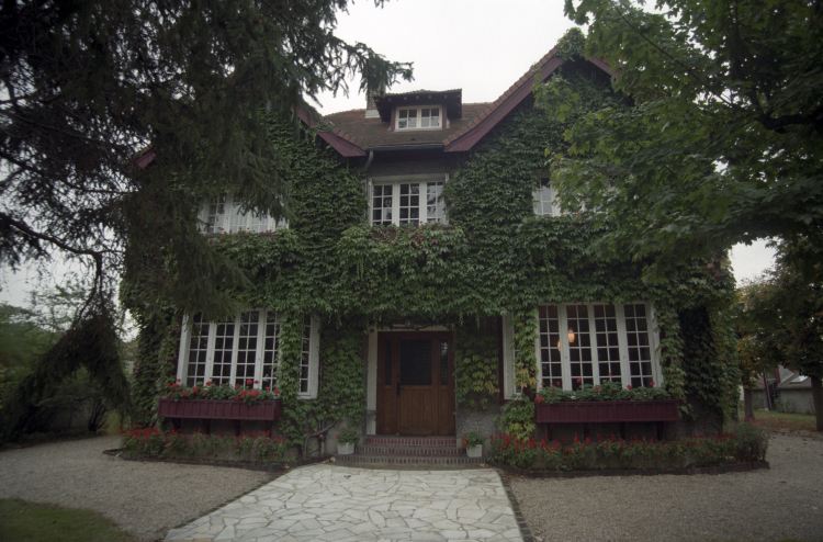 Maisons-Laffitte, siedziba Instytutu Literackiego. Fot. PAP/Jerzy Ruciński