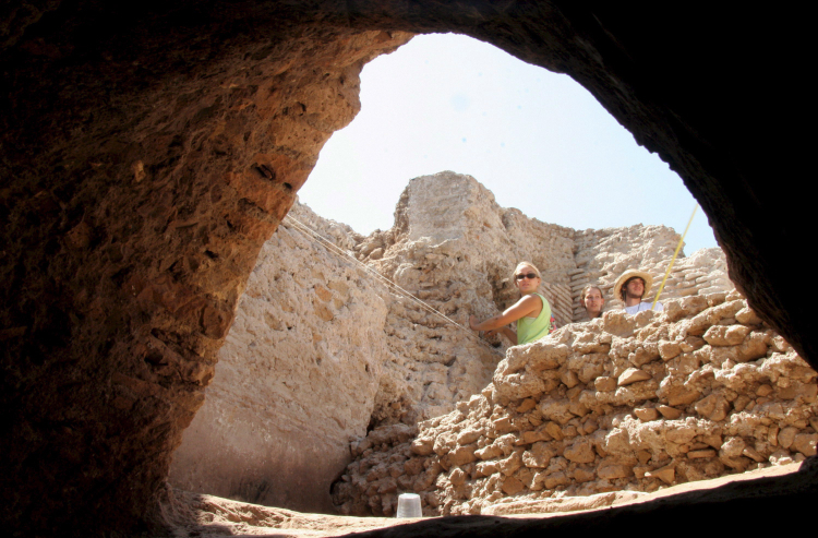 Prace archeologiczne na terenie ruin z czasów starozytnego Rzymu. Fot. PAP/EPA/Mauro Donato