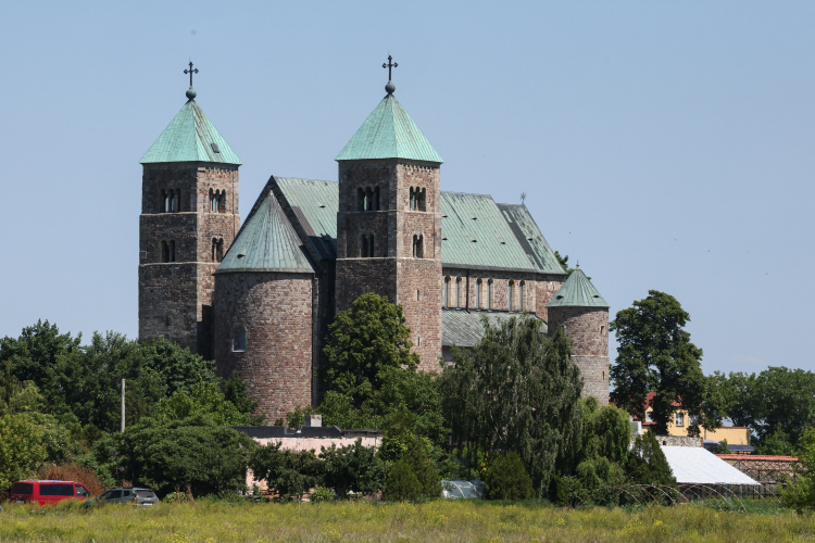 Archikolegiata NMP i św. Aleksego w Tumie. Fot. PAP/Marian Zubrzycki