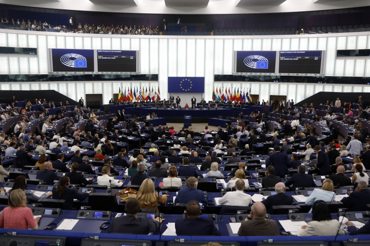 Sala Parlamentu Europejskiego w Strasbourgu. Fot. PAP/EPA/Guillaume Horcajuelo