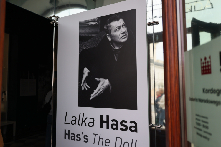 Wystawa „»Lalka« Wojciecha Jerzego Hasa” w Kordegardzie - Galerii Narodowego Centrum Kultury. Fot. PAP/Albert Zawada