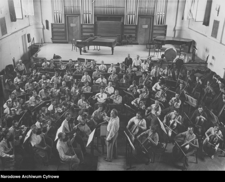 Wielka Orkiestra Symfoniczna Polskiego Radia pod batutą Grzegorza Fitelberga podczas próby, 1936 r. /Źródło: NAC