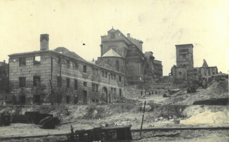 Ulica Grodzka. Stajnie królewskie. Rok 1948. Fot. ISW/Andrzej Nitsche