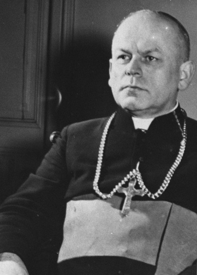 Ks. Teodor Bensch. Fot. Wim van Rossem for Anefo, CC0, via Wikimedia Commons