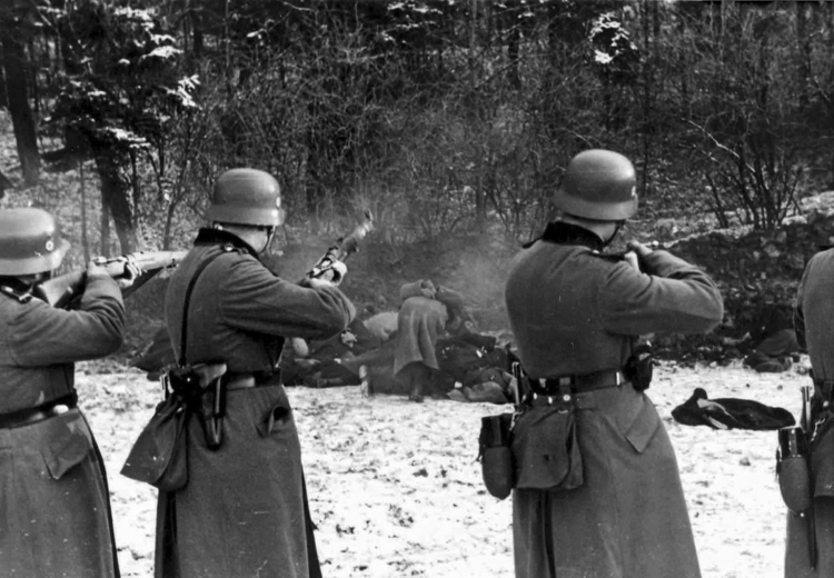 Egzekucja 56 Polaków w Bochni koło Krakowa 18 grudnia 1939 roku. /Źródło: Wikipedia