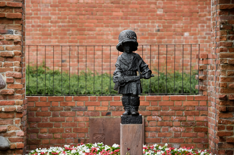 Pomnik małego powstańca w Warszawie. Fot. PAP/Wojciech Pacewicz