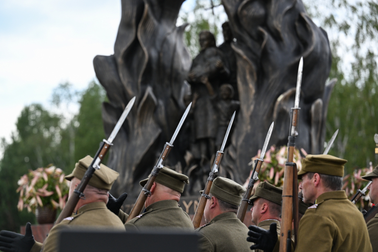 Uroczystości pod pomnikiem Rzeź wołyńska. Fot. PAP/Darek Delmanowicz