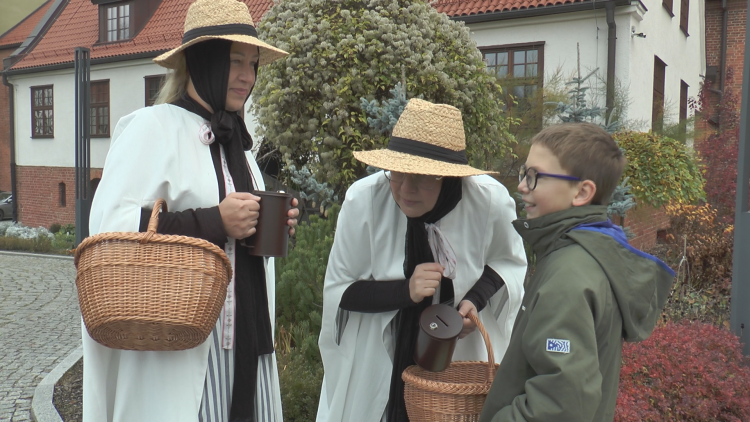 Współczesne Mateczki Adwentowe. Fot. PortEl/J. Marek